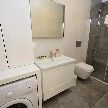 Saatli Apartament Çeşme